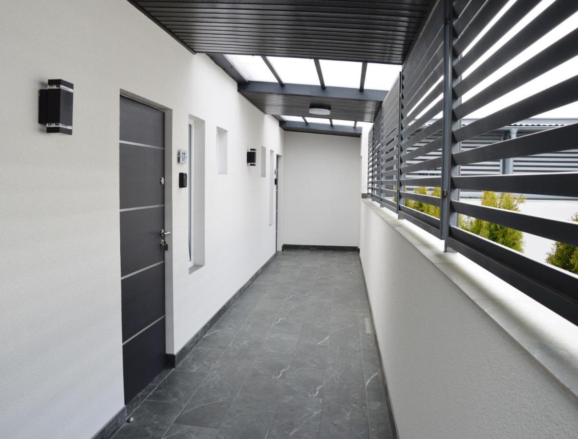 Hostel Adabet كيبنو المظهر الخارجي الصورة