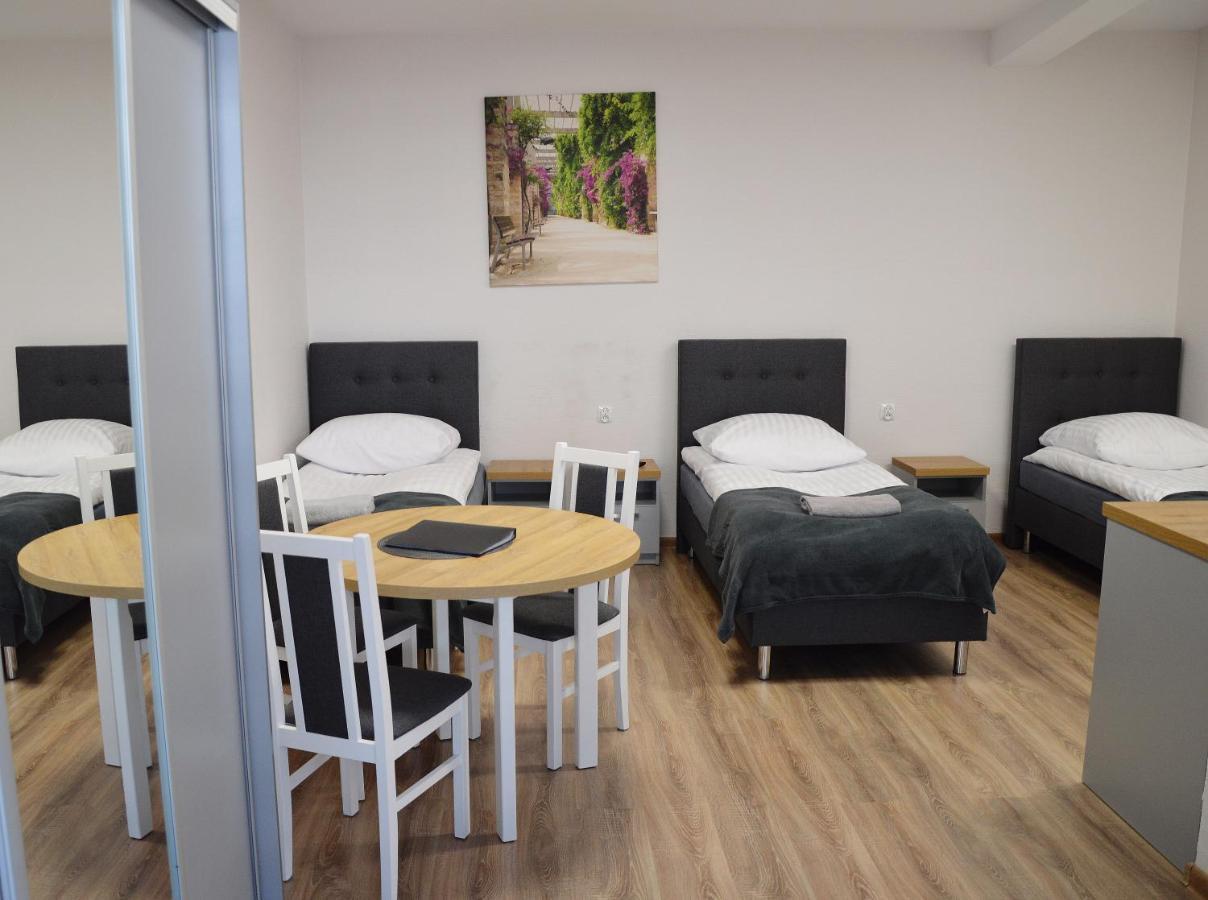Hostel Adabet كيبنو المظهر الخارجي الصورة