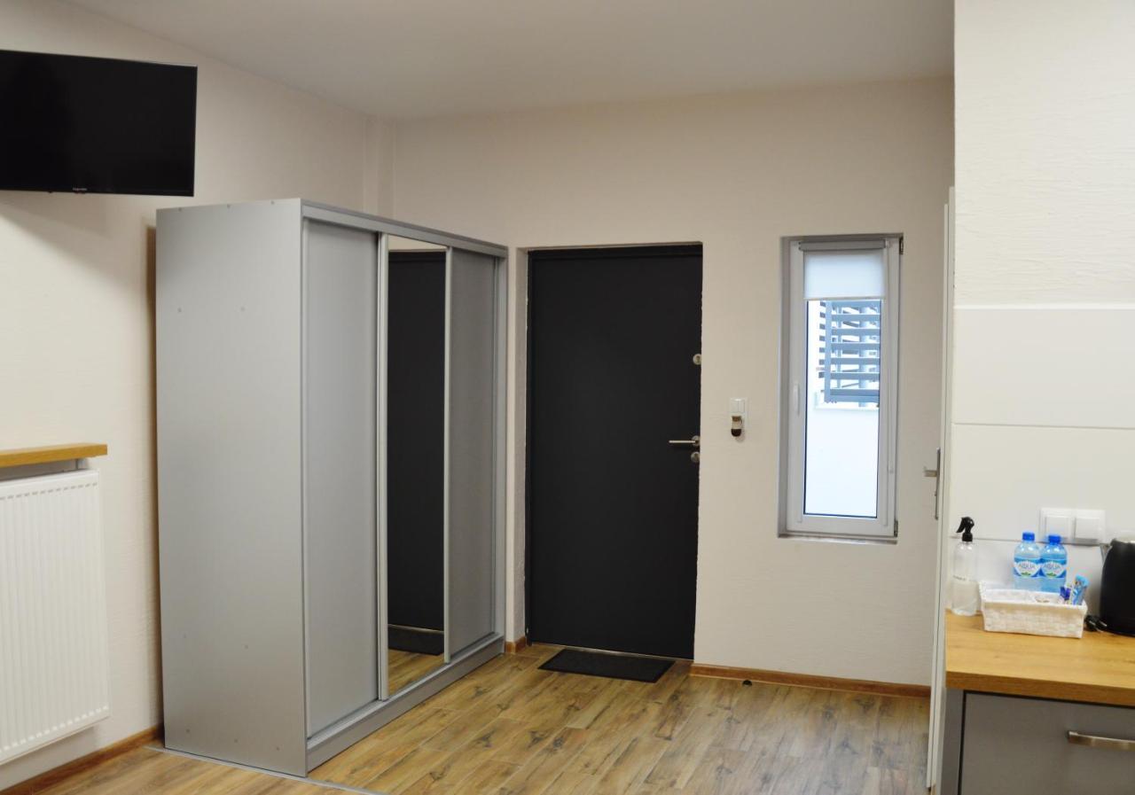 Hostel Adabet كيبنو المظهر الخارجي الصورة