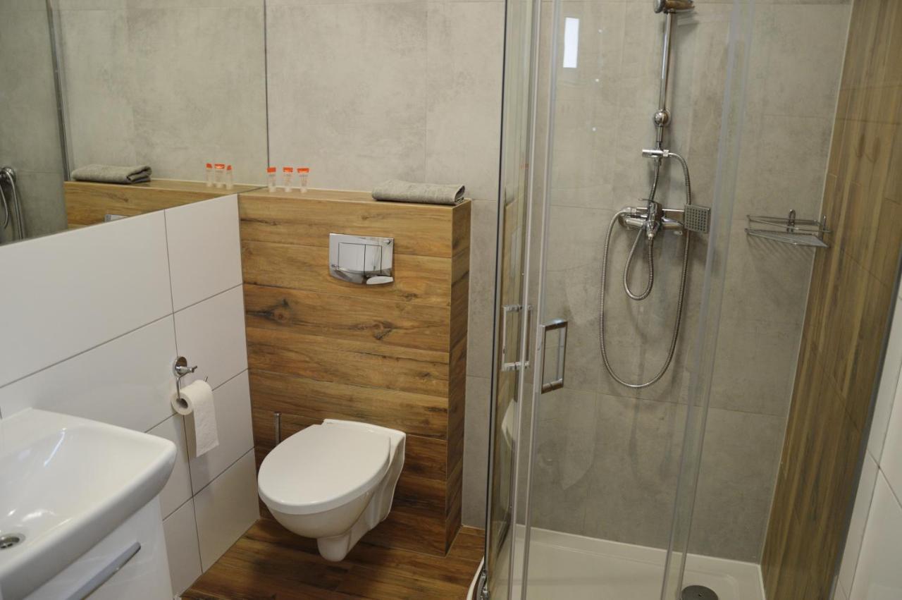 Hostel Adabet كيبنو المظهر الخارجي الصورة