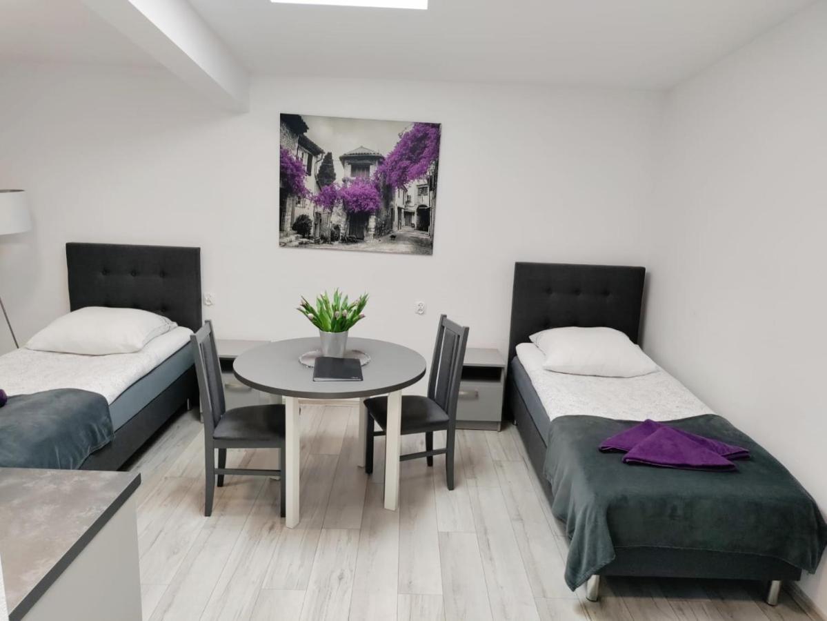 Hostel Adabet كيبنو المظهر الخارجي الصورة