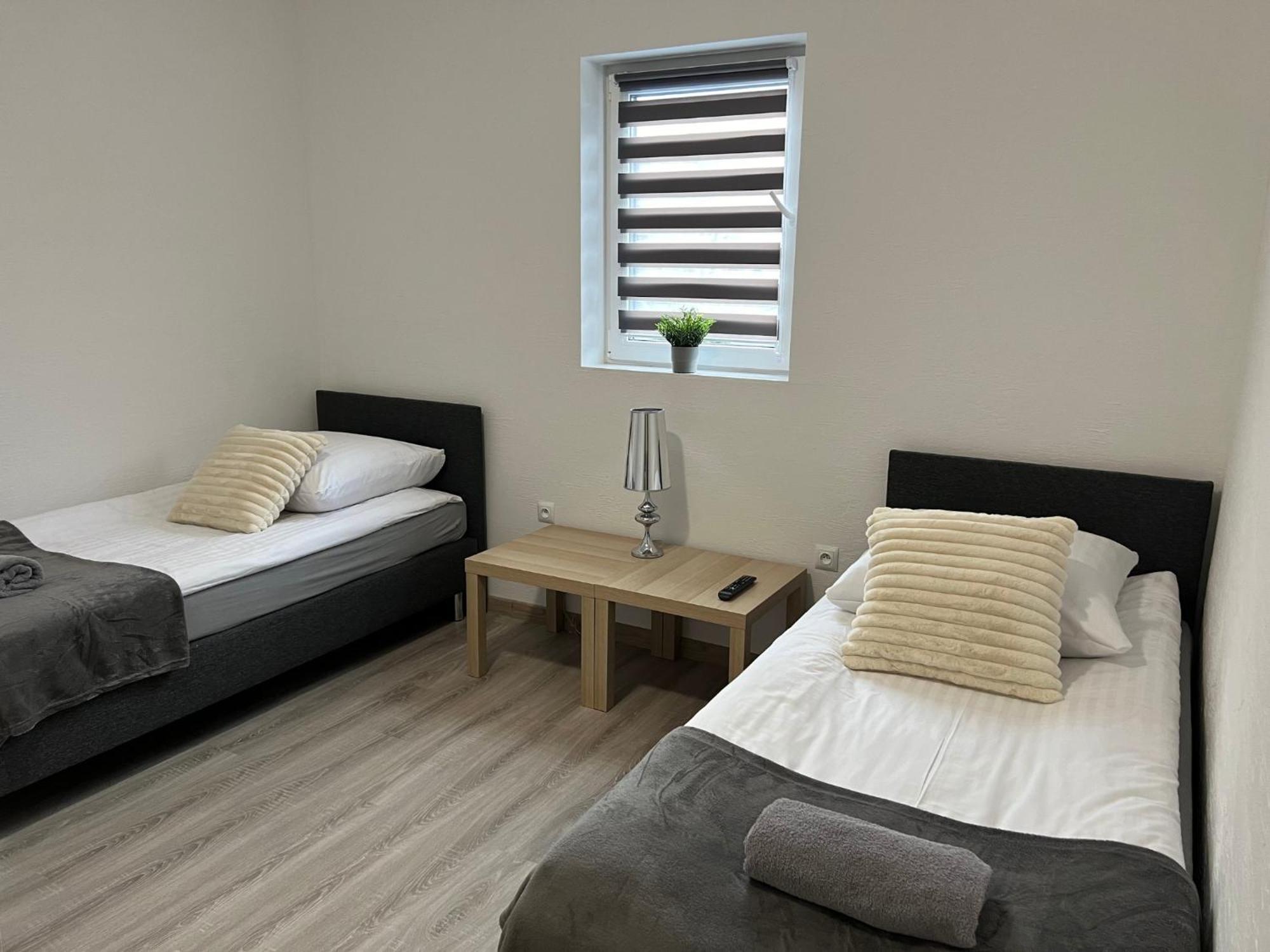 Hostel Adabet كيبنو المظهر الخارجي الصورة