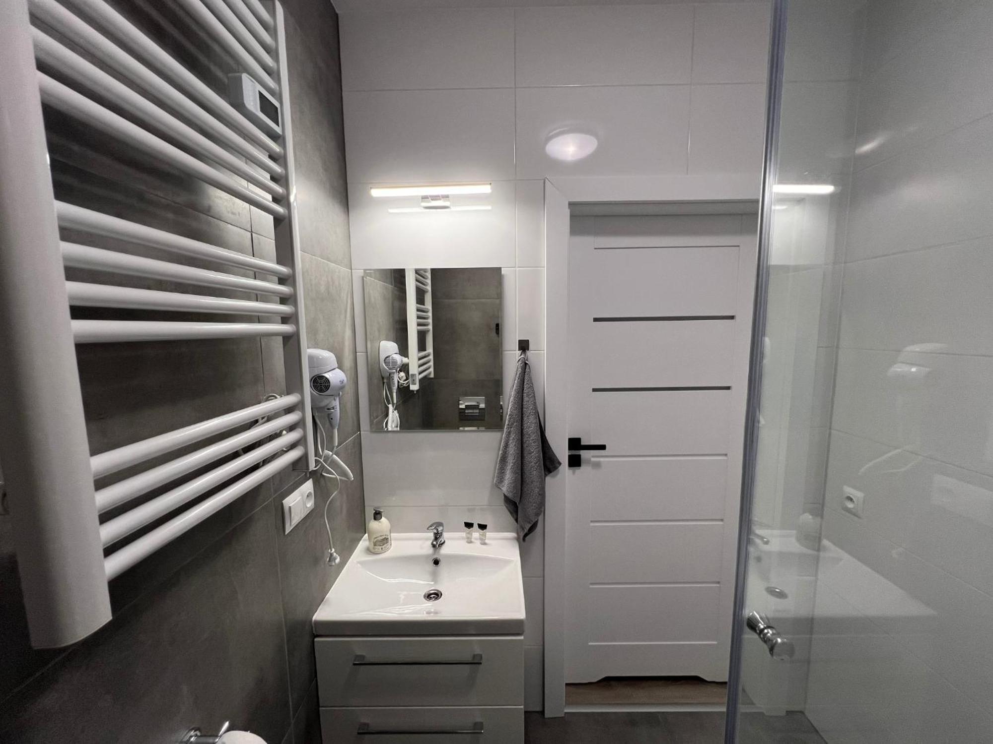 Hostel Adabet كيبنو المظهر الخارجي الصورة
